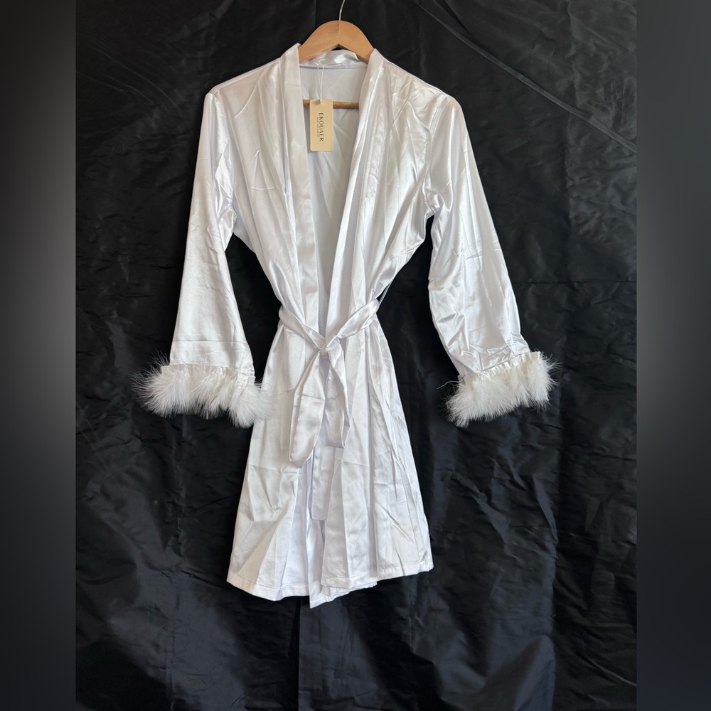 Ekouer Satin Robe size M